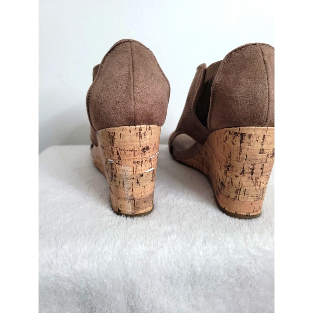 Open Toe Wedges - Picture 5 of 7